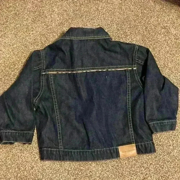 Burberry kids Jean jacket. Missing snap on left sleeve. Size 3. - Picture 3 of 12